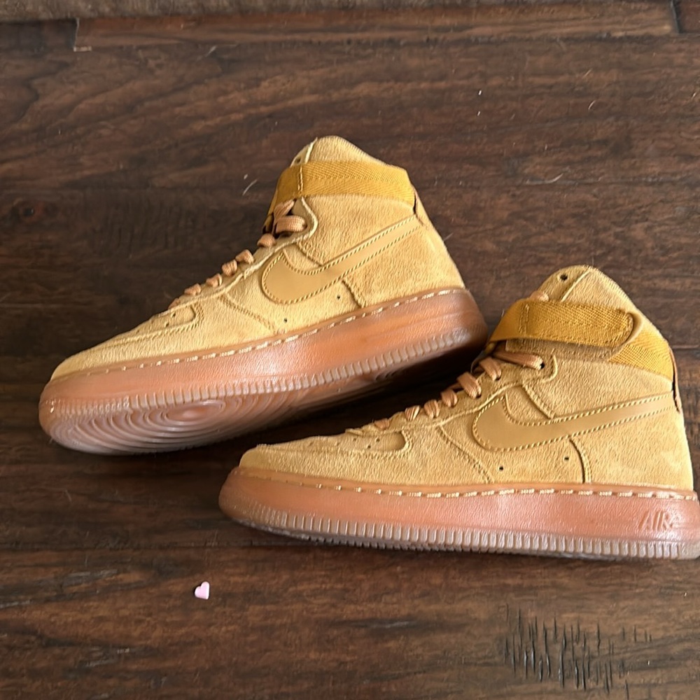 Kid Nike Air Force 1 - tan suede, 5.5Y, Boys